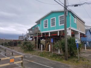 Lift of a 32-ton Beachside Home in Carolina Beach, North Carolina