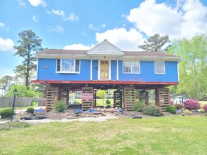 Frank and the Team Made Quick Work of this Brick Ranch Home Lift.